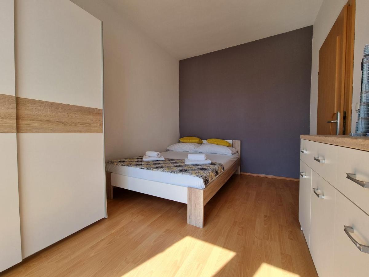 Apartment Wallot Novalja Extérieur photo
